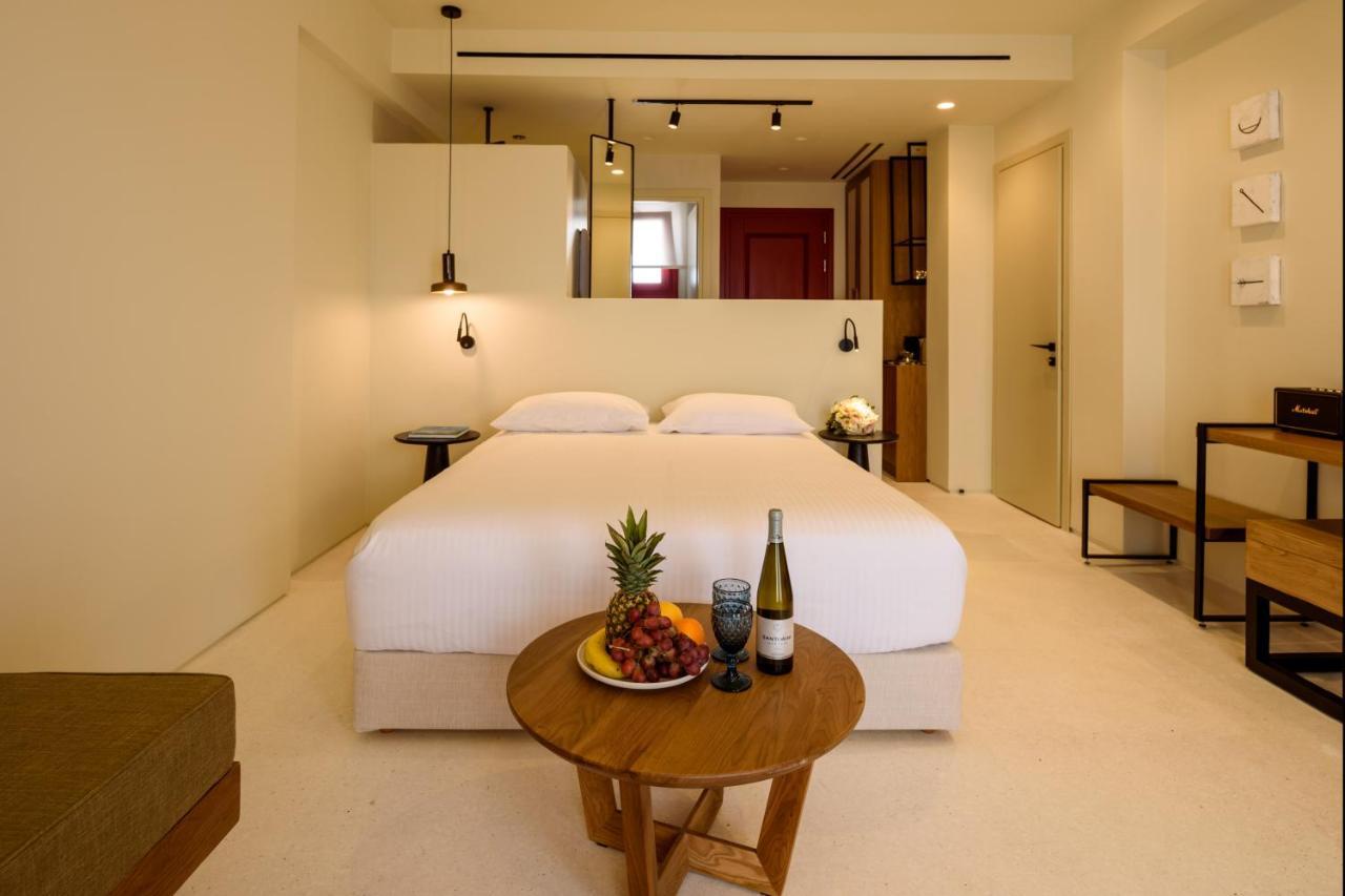 Potnia Theron Suites Akrotiri  Exterior photo